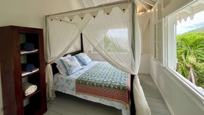 Unclassified image, 2 of 26, button - Villa Papyrus - sleeps 8 - swimming pool (LE MARIN)