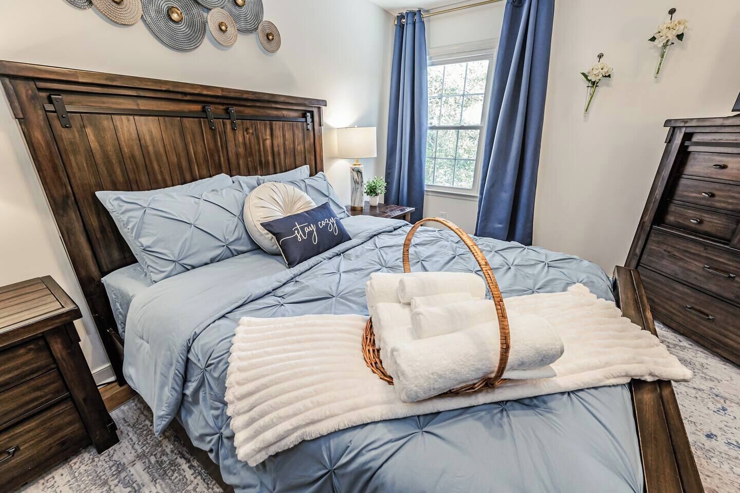 3 chambres, fer et planche à repasser, Wi-Fi, draps fournis