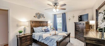 Kelbrook Cottage — Your Chic Woodline Getaway!