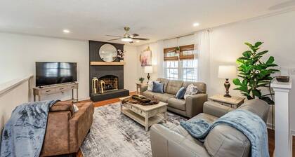 Kelbrook Cottage â Your Chic Woodline Getaway!