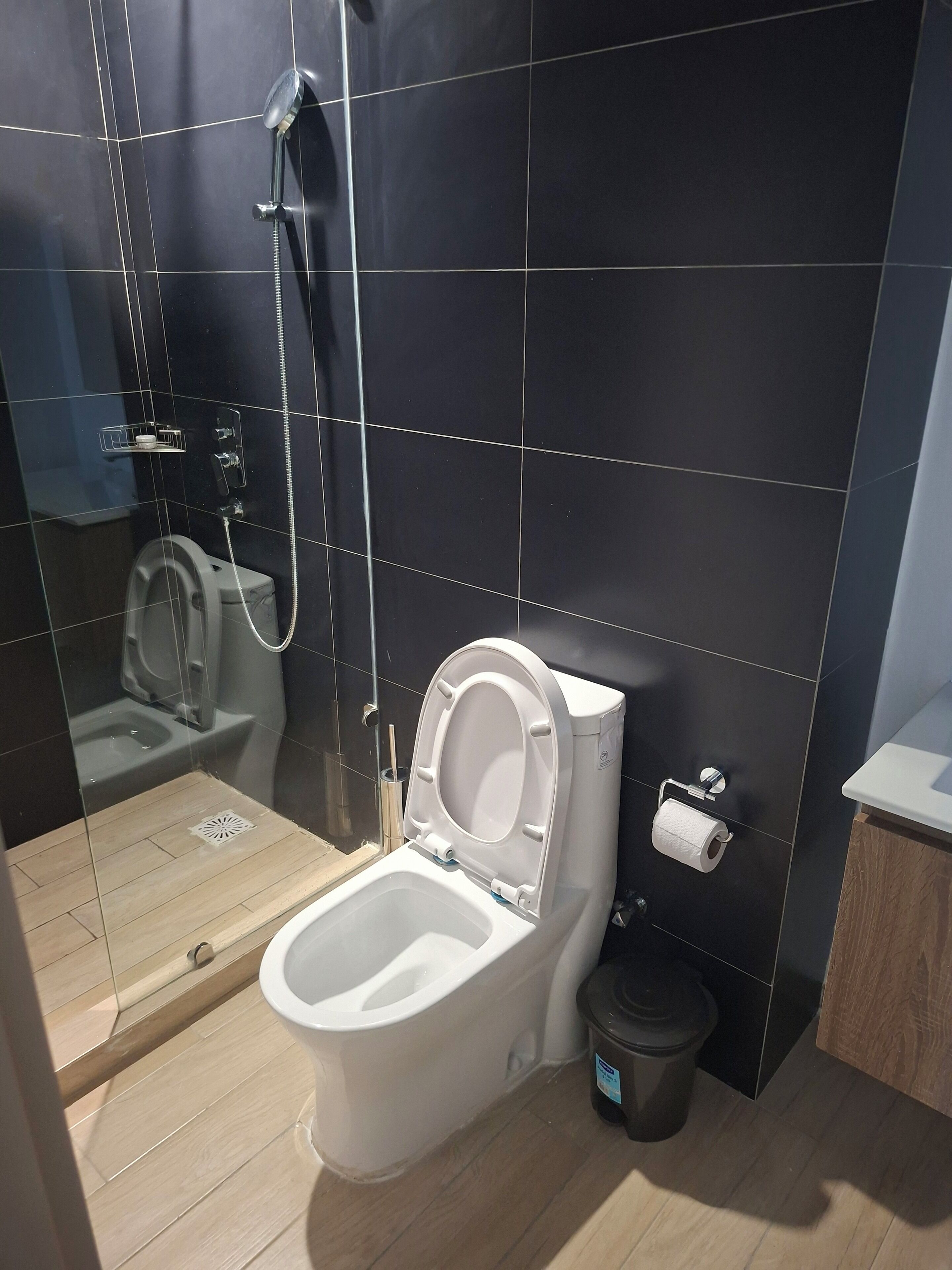 Toallas, jabón, papel de baño 