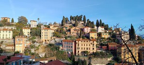 Unclassified image, 4 of 40, button - Beautiful and bright apartment with fantastic 180 degree sea views (Menton)