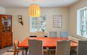 Dining - Stunning home in Säffle with WiFi (Säffle)