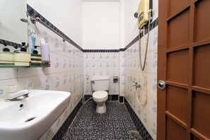 Kamar Keluarga | Kamar mandi