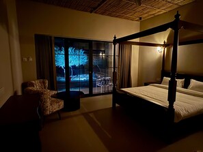 Cottage | Desk, laptop workspace, free WiFi