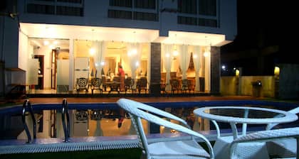 Hotel Lotus Villa