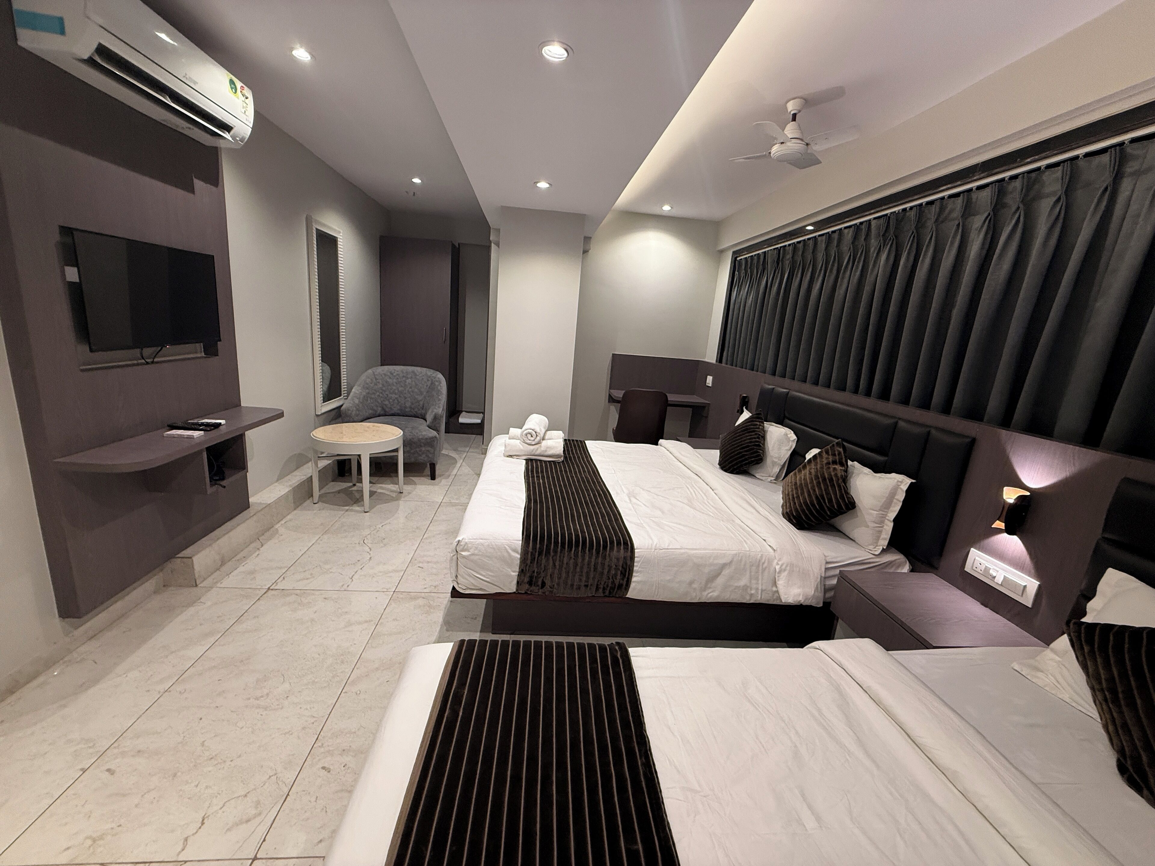 ห้องดีลักซ์ทริปเปิล, วิวเมือง