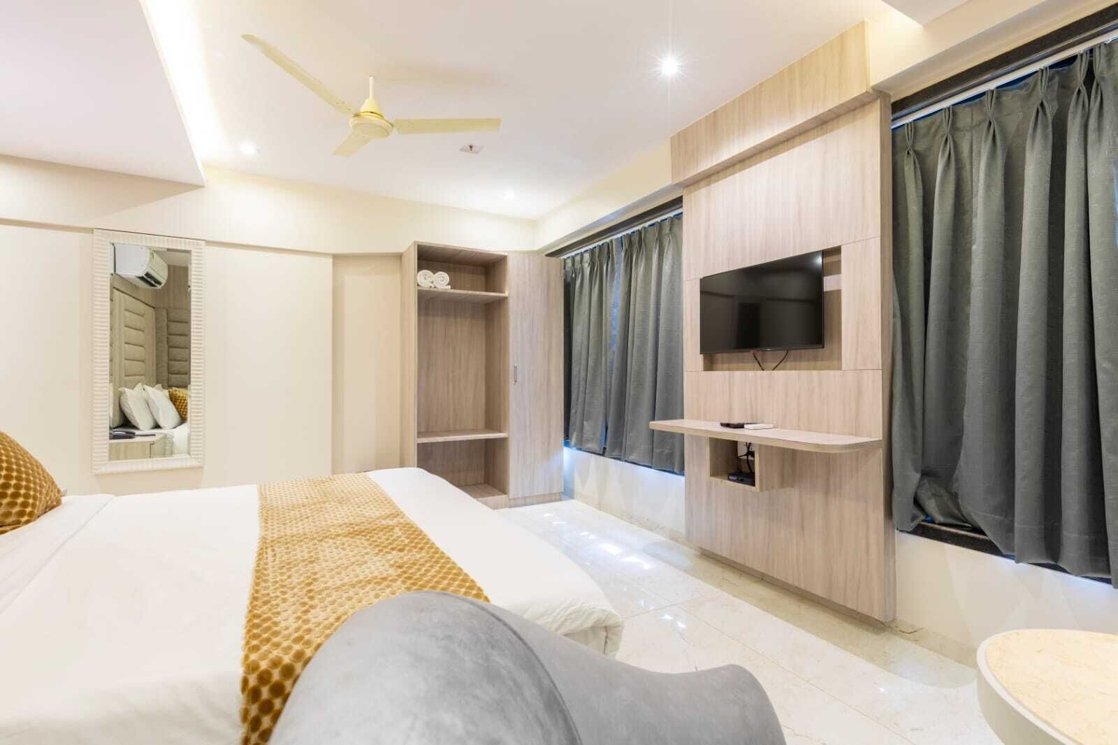 Suite Deluxe, vistas a la ciudad | Escritorio, espacio para trabajar con un portátil, wifi gratis