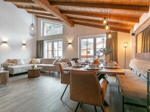 Dining - Luxe chalet with a private sauna, near Flachau (Eben im Pongau)