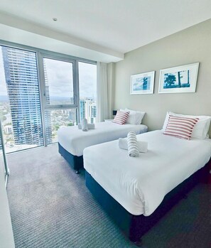 Unclassified image, 4 of 29, button