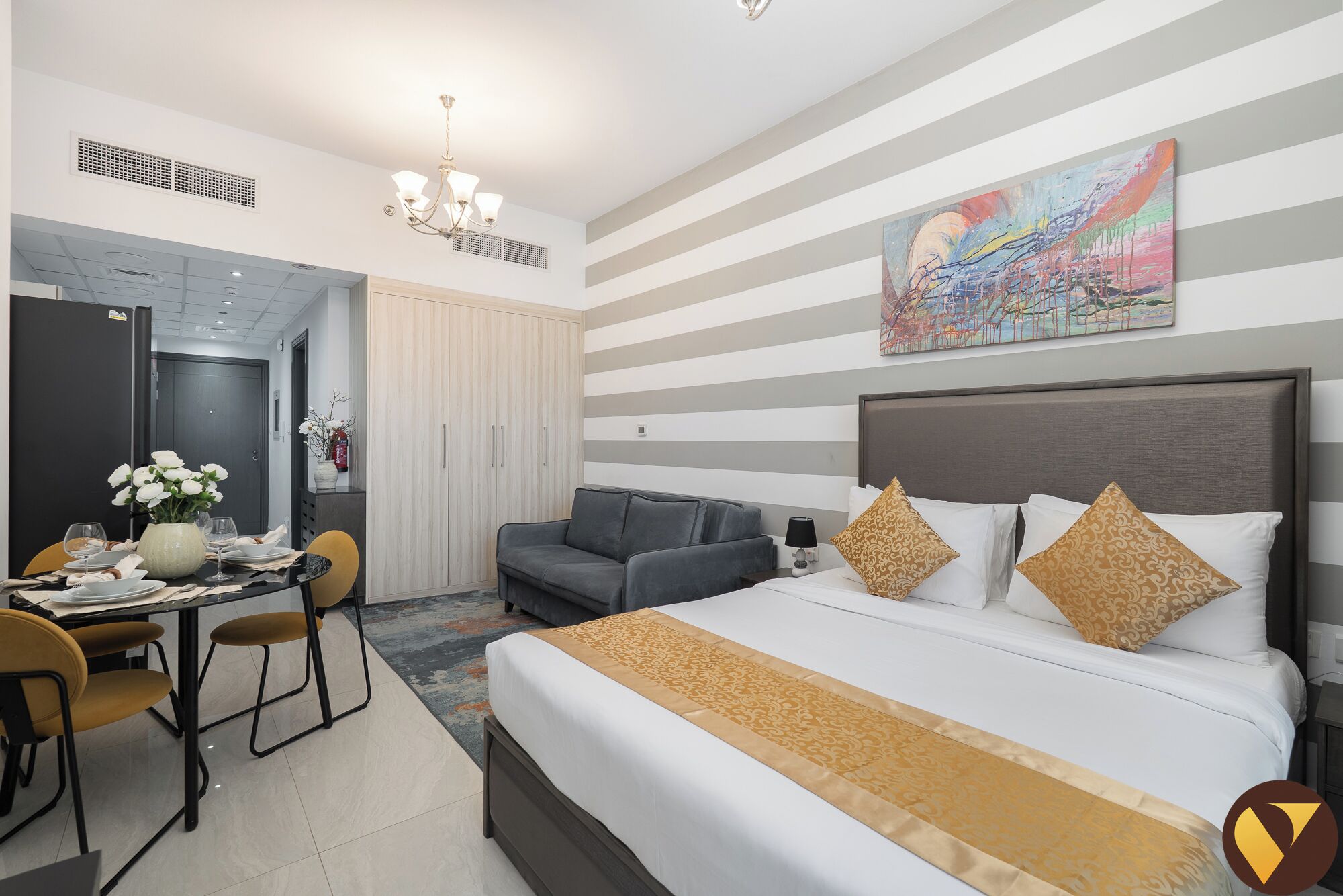 Studio Affaires, 1 très grand lit et 1 canapé-lit, balcon, vue ville | Draps en coton égyptien, literie de qualité supérieure