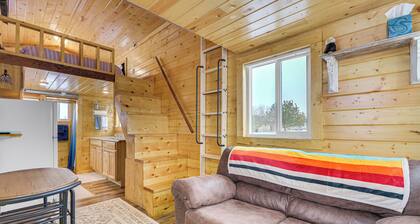 Cute Couple's Tiny Home, 8 Mi to Downtown Helena!