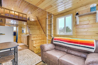 Cute Couple's Tiny Home, 8 Mi to Downtown Helena!
