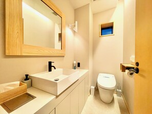 Ảnh chưa phân loại, 5 trong số 18 ảnh, nút