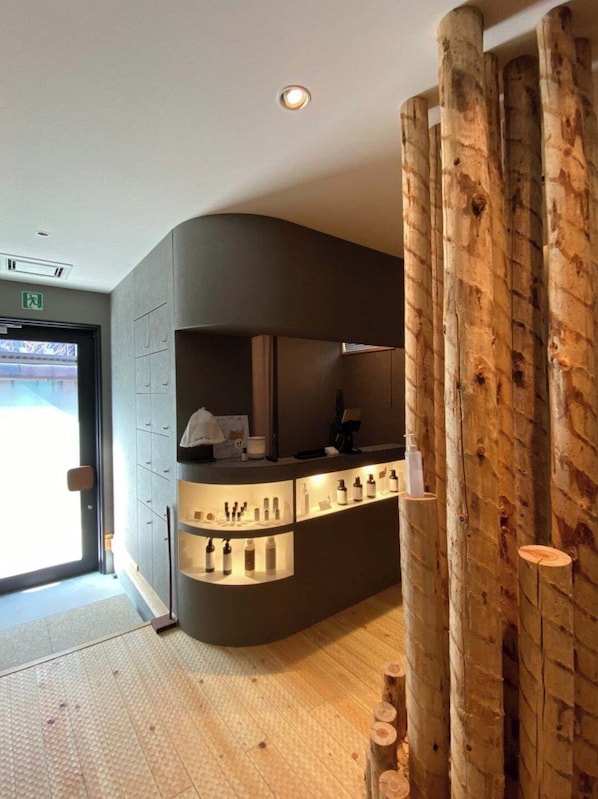 Ảnh chưa phân loại, 1 trong số 18 ảnh, nút