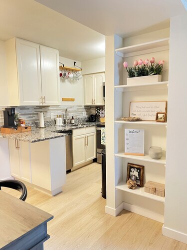 Cozy 2-bedroom condo in peaceful Denver