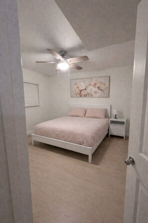 Unclassified image, 4 of 8, button