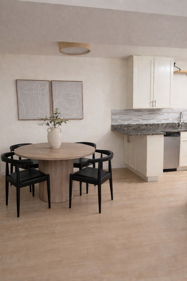 Unclassified image, 1 of 8, button