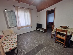 Interior - Cozy 1-bedroom apartment in charming Kalo Horio village with AC (Agios Nikolaos)