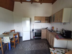 Private kitchen - Cozy 1-bedroom apartment in charming Kalo Horio village with AC (Agios Nikolaos)