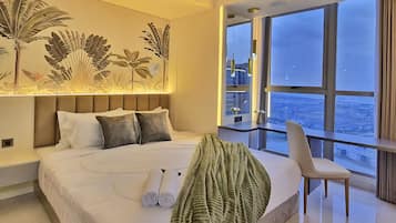 Apartamento, 3 habitaciones, vistas a la ciudad | Tabla de planchar con plancha y wifi gratis