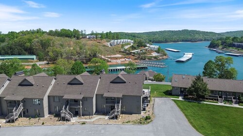 Norris Cove Retreat | Spacious Lakeside Living!