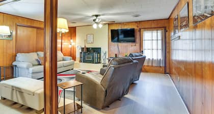 2 Mi to MSU Campus! Family Abode w/ Spacious Yard