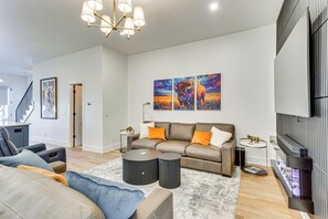 Unclassified image, 3 of 27, button