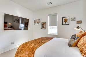 3 quartos, escrivaninha, ferros/tábuas de passar roupa