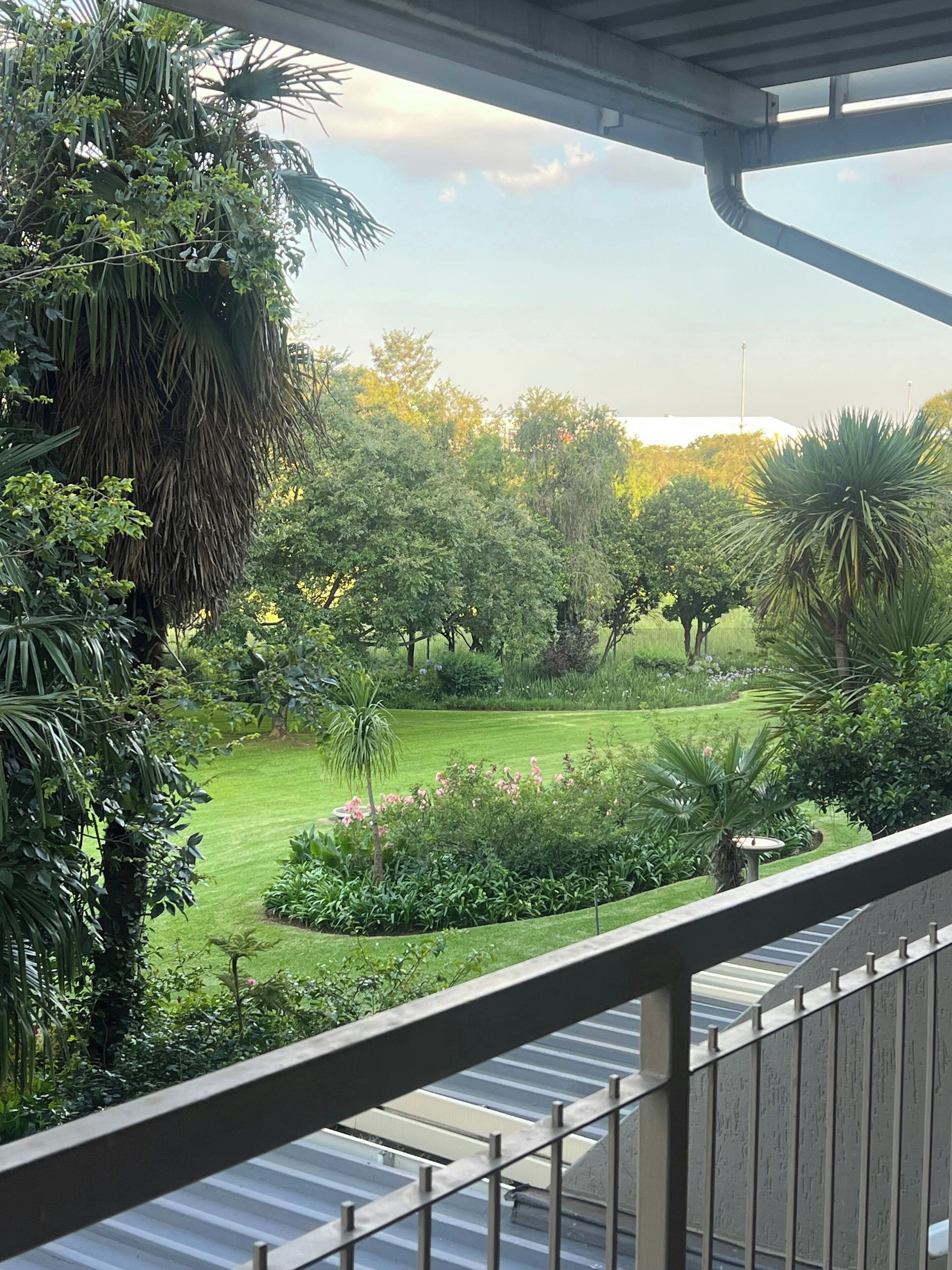 Comfort Condo, 1 Queen Bed | Balcony