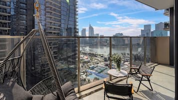 Luxury Apartment, 2 Bedrooms, Kitchen, City View | City view