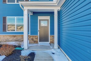 Exterior detail - Shuttle to the Beach! Spacious Home in Millville (Millville)