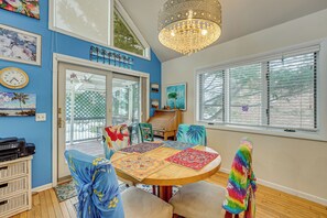 Dining - Private Beach Access! Lake Michigan Family Getaway (Spring Lake)