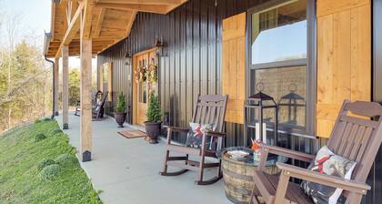 Nature Meets Nashville! Mtn-View Home in Hickman