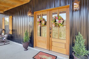 Exterior detail - Nature Meets Nashville! Mtn-View Home in Hickman (Hickman)