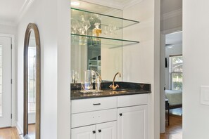 Interior - Luxury Private Designer Residence Sleeps 8,Perfect Location Near All Attractions (Tampa)