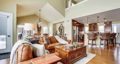 Lakefront Escape w/ Deck: 10 Mi to Ann Arbor!