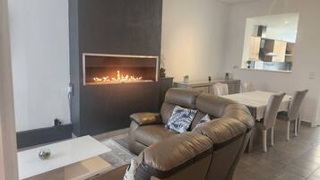 Nhà, 3 phòng ngủ, hút thuốc, hiên | Phòng khách