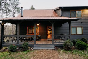 Exterior - #1 for Families•Pool Table•Shuffleboard•Hot Tub (Mineral Bluff)