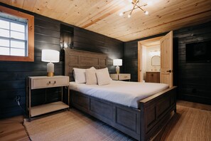4 bedrooms, WiFi, bed sheets - #1 for Families•Pool Table•Shuffleboard•Hot Tub (Mineral Bluff)