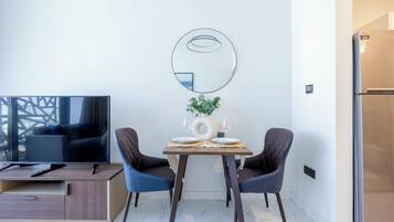 Apartment, Balcony | Dining