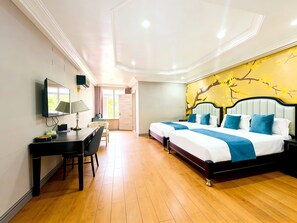 Superior Double or Twin Room, 2 Queen Beds, Private Bathroom, Garden View