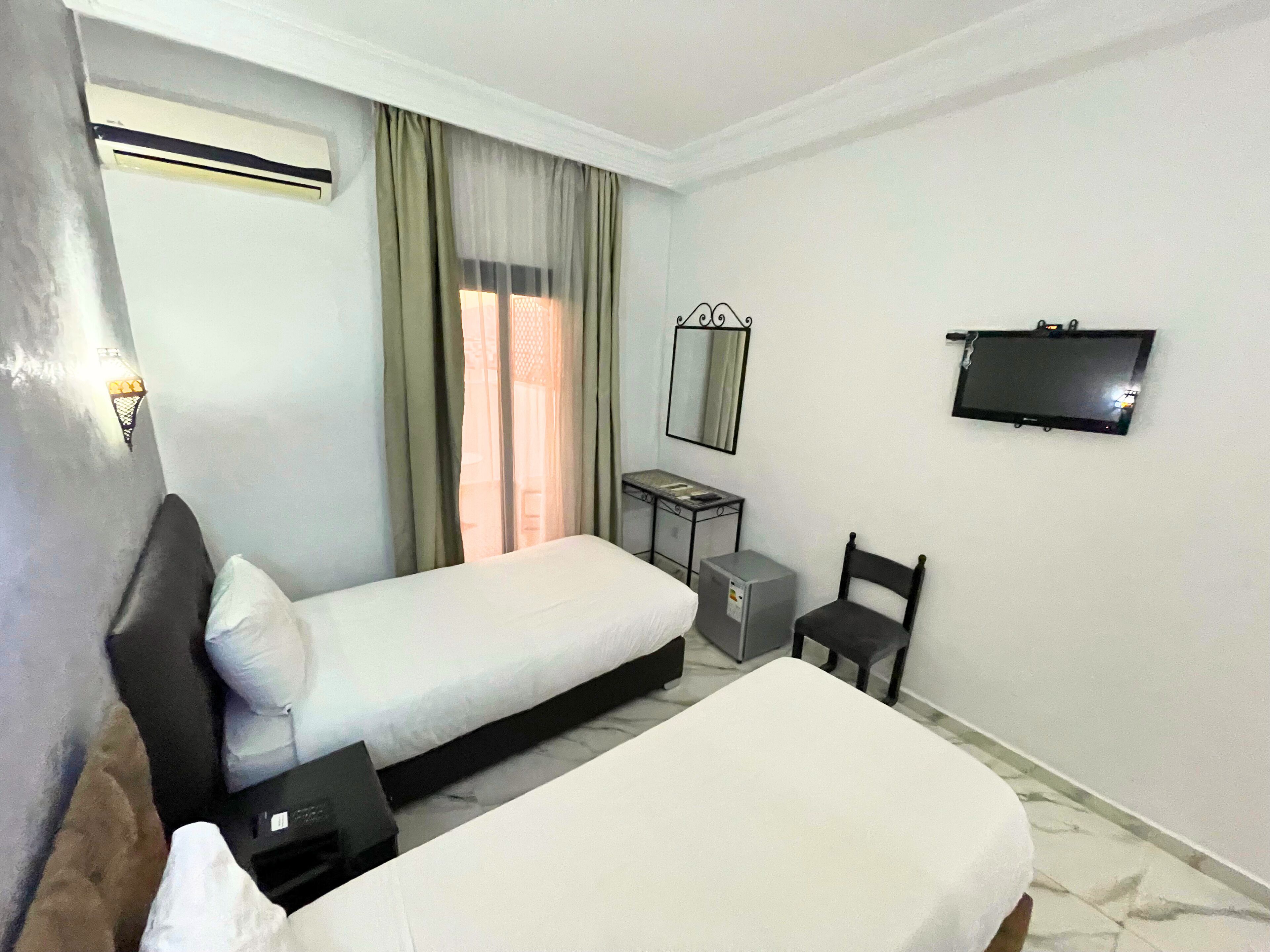 Deluxe Twin Room, Private Bathroom, City View