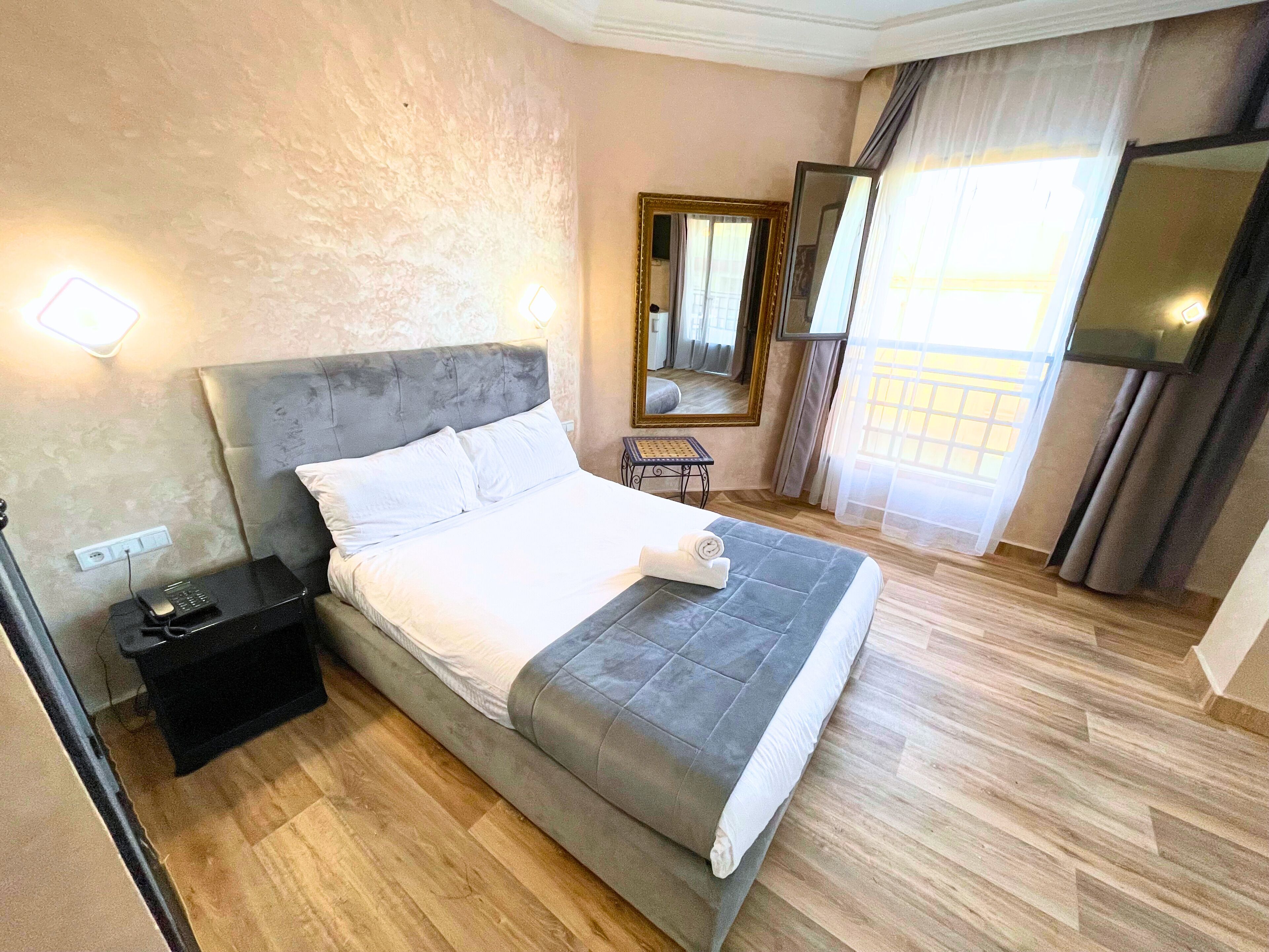 Deluxe Studio Suite, Private Bathroom, City View | Hypo-allergenic bedding, desk, laptop workspace, free cribs/infant beds