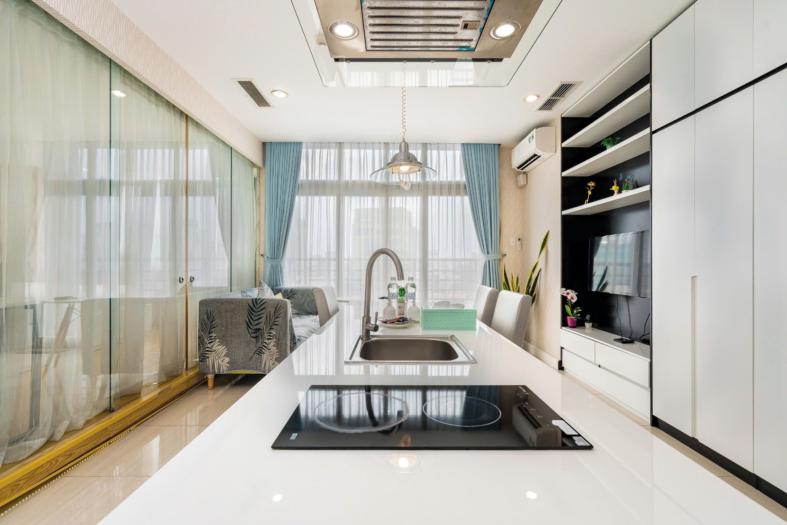 Deluxe Apartment, 1 Bedroom, City View | Private kitchen