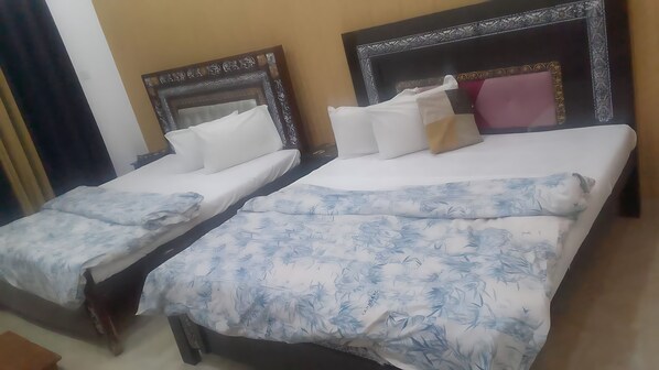 Habitación familiar | Escritorio, espacio para trabajar con un portátil, wifi gratis