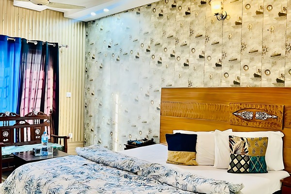 Double Room | Desk, laptop workspace, WiFi (free), bed sheets
