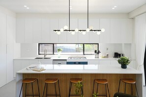 Fridge, microwave, oven, stovetop - Brand New Luxury Home Dundas Valley Olympic Park (Dundas Valley)