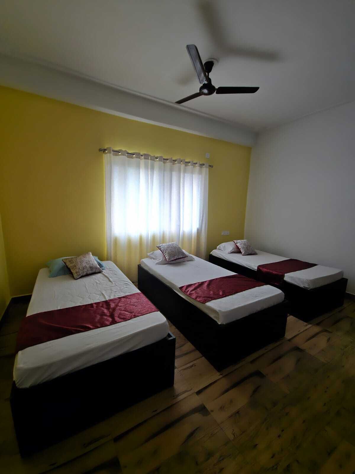 Quarto triplo | Wi-Fi de cortesia, roupa de cama