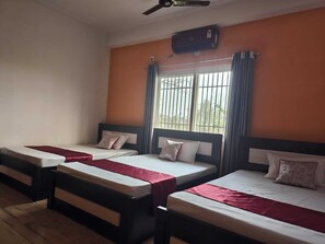 Free WiFi, bed sheets - Sambhav Nature Stay By Tenzin (Siliguri)